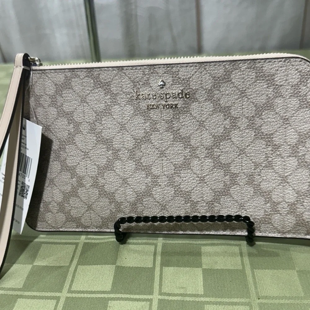 Kate Spade “Mushroom Cap” Wristlet Clutch